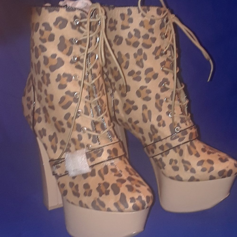 PLATFORM GO-GO BOOTIE
